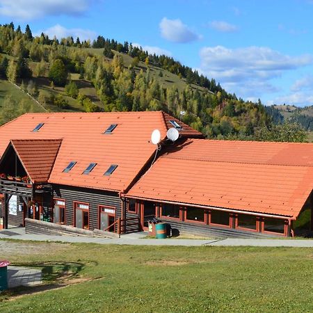 Skigyimes Guesthouse Lunca de Sus Luaran gambar